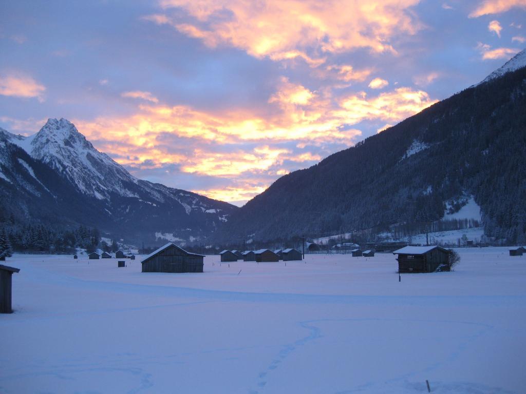 Apart Bella Monte Lejlighed Pettneu am Arlberg Eksteriør billede